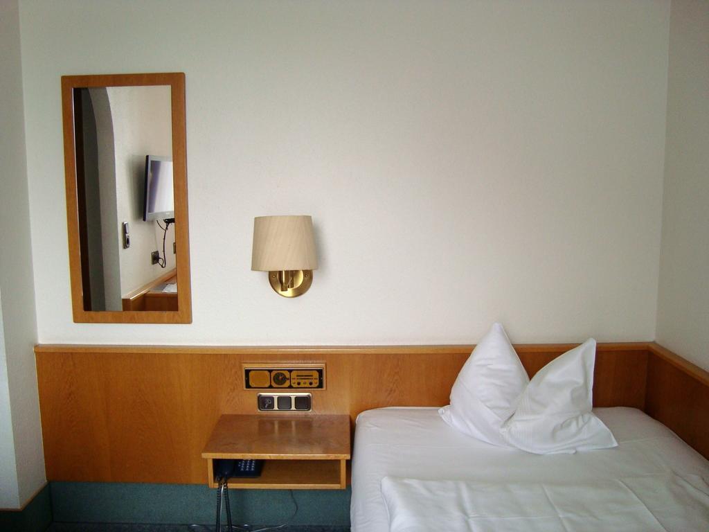 Hotel-Restaurant Handelshof Дортмунд Номер фото